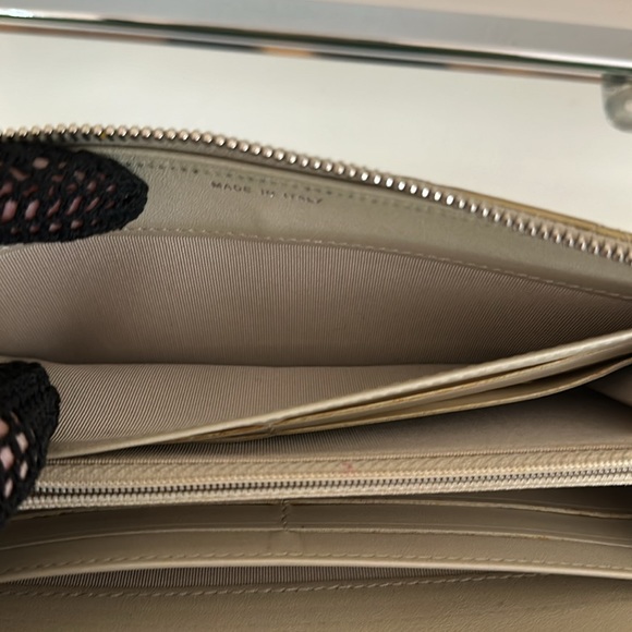 BLACK FRIDAY GIVEAWAY! Chanel Patent Leather Quilted Champagne Wallet - Picture 13 of 16